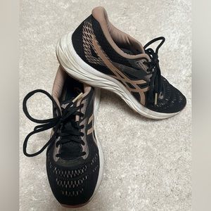 Like new athletic shoes